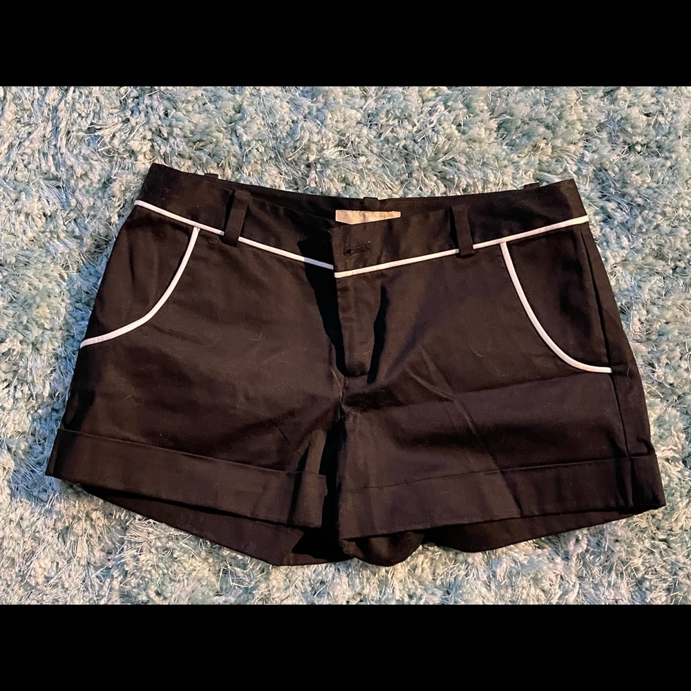 Banana Republic Factory black shorts size 4   (0146)